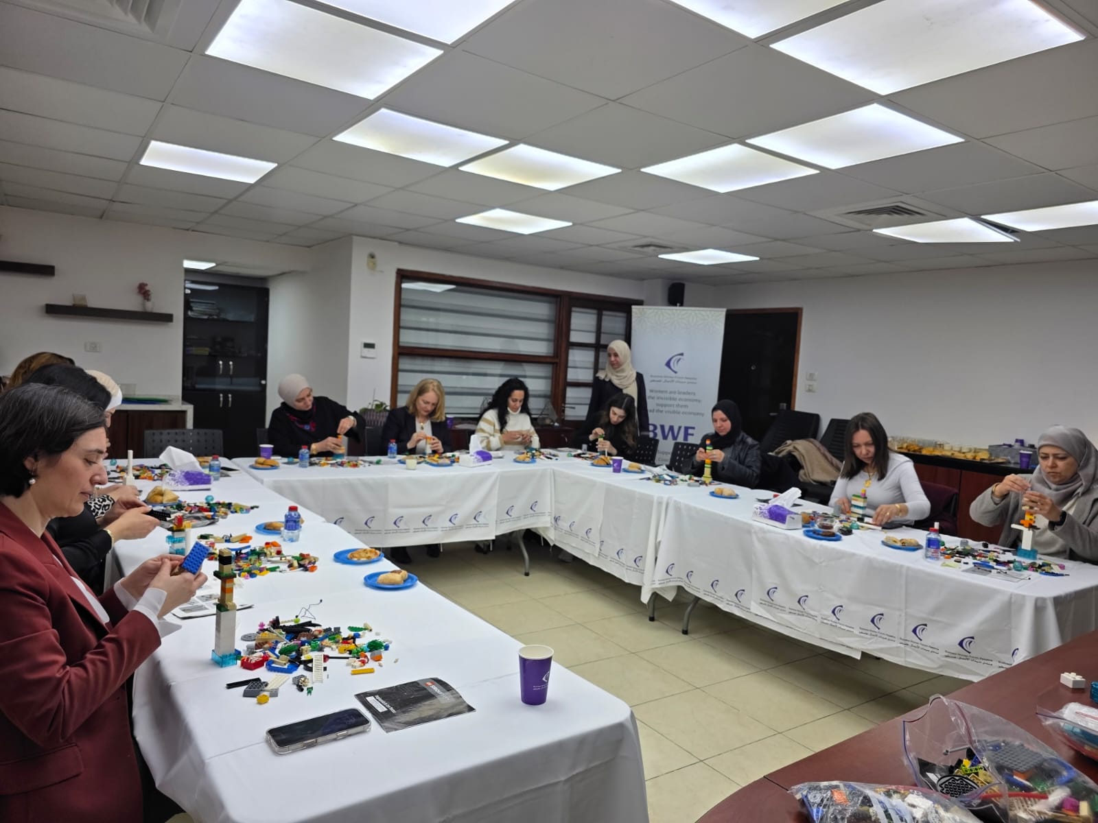 منتدى سيدات الأعمال يعزز مرونة المشاريع عبر ورشة تفاعلية مبتكرة

