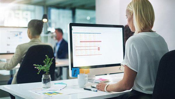 حلقة إذاعية ضمن حملة "رقمناها".. حول اهمية بناء قدرات المرأة في المهارات الرقمية وواقع عمل النساء على الانترنت