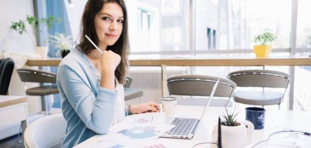 ضمن "رقمناها".. ما هي معيقات الموائمة ما بين العرض والطلب في سوق العمل للنساء ؟