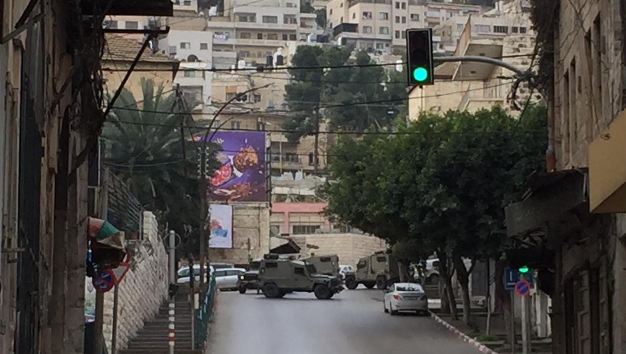 الاحتلال يصيب طفلا بالرصاص عقب اقتحام البلدة القديمة في نابلس
