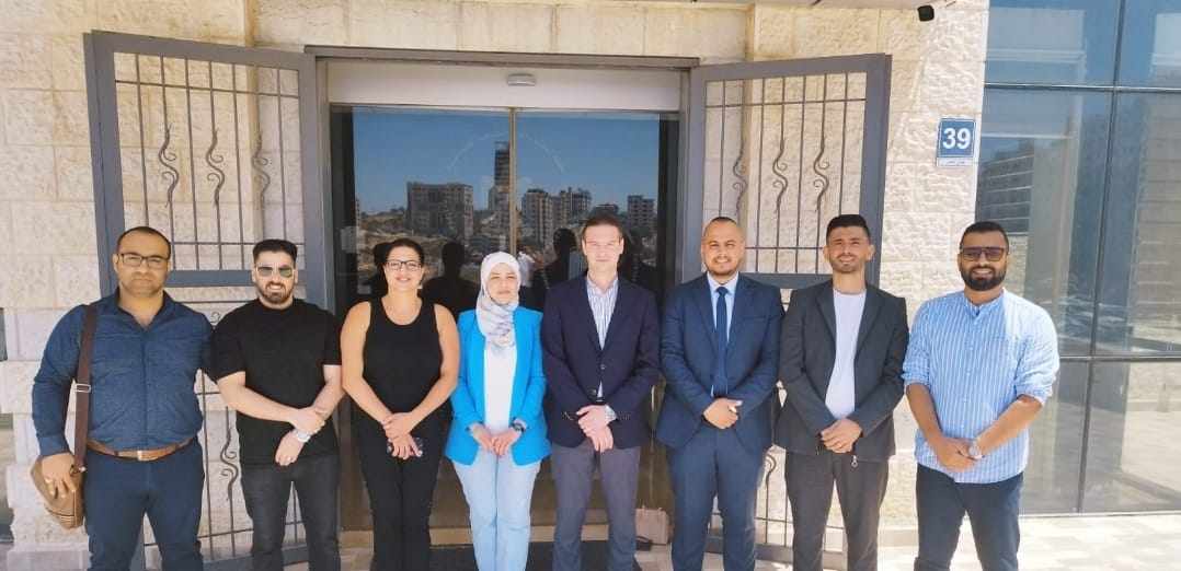 "لجنة العلاقات العامة لقطاع الطاقة الفلسطيني" تستكمل لقاءاتها لتطوير العمل المشترك

