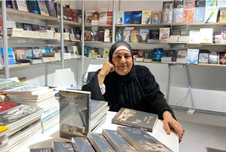 وقعته بمعرض الدوحة للكتاب.. "هذه أنا" يوثق السيرة الذاتية الثرية للكاتبة القطرية شعاع اليوسف
