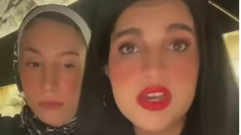 "ممنوع دخول المحجبات".. مطعم شهير يثير ضجة في مصر
