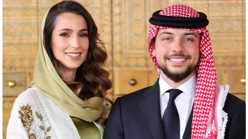 ولي العهد الأردني يتحدث للمرة الأولى عن لقائه الأول بخطيبته
