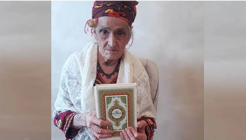 لها 50 حفيدا.. معمرة جزائرية لم تنل السنين من ذاكرتها ولم تجد الأمراض طريقا لجسدها

