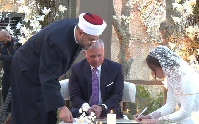 الأميرة إيمان ابنه العاهل الأردني تتزوج شابا يوناني الأصل
