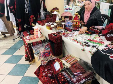 "سوق المنشية" في نابلس .. فكرة عملية للأخذ بيد النساء الحرفيات
