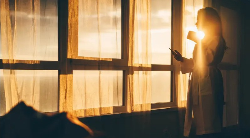 نصيحة الخبراء: الاستيقاظ في هذا التوقيت يومياً سيغير حياتك!

