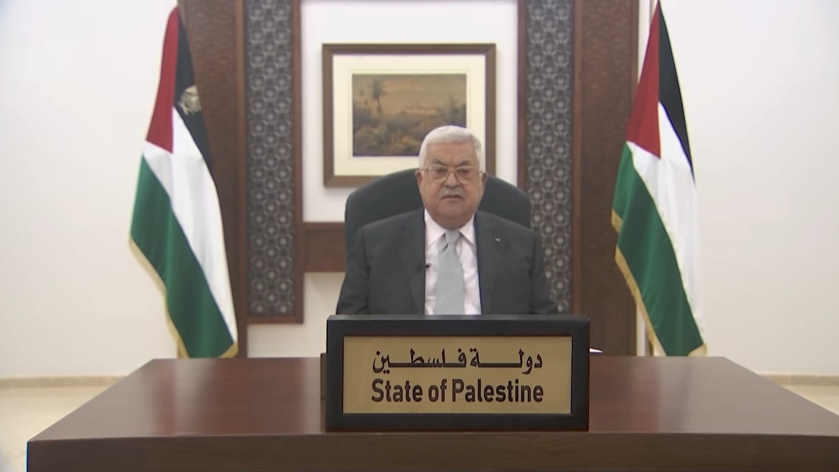 الرئيس عباس: المرأة الفلسطينية لعبت دورًا رياديًا في النضال
