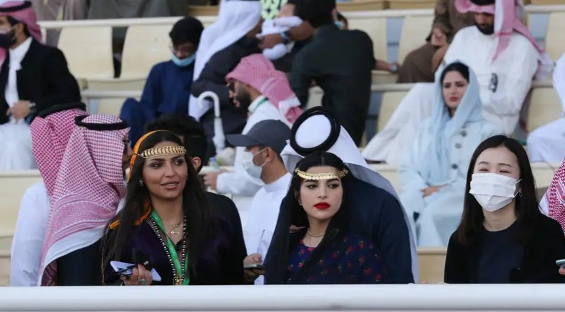 سفيرات ورياضيات وأكثر.. هذا حال السعوديات بيوم المرأة

