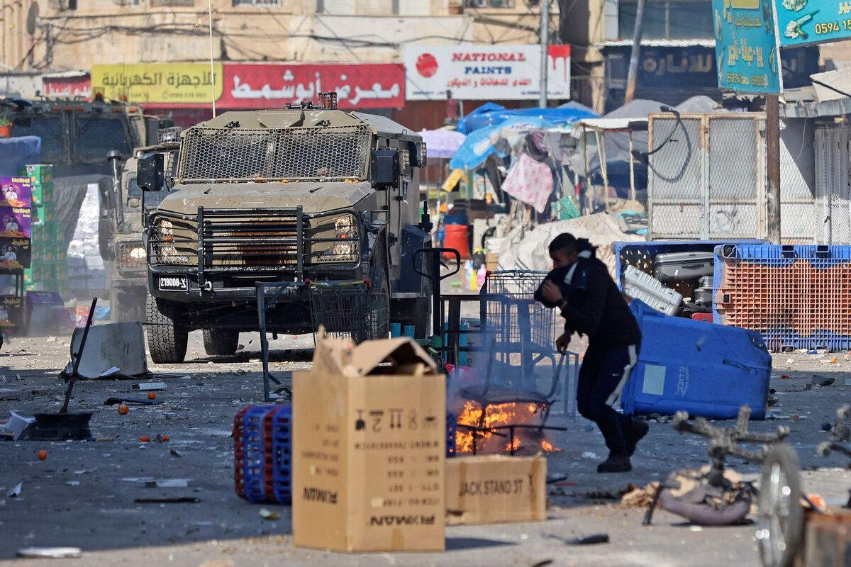 محدث| الاحتلال يرتكب مجزرة في نابلس: 9 شهداء  و71 إصابة بينهم شهيد لم تعرف هويته بعد 
