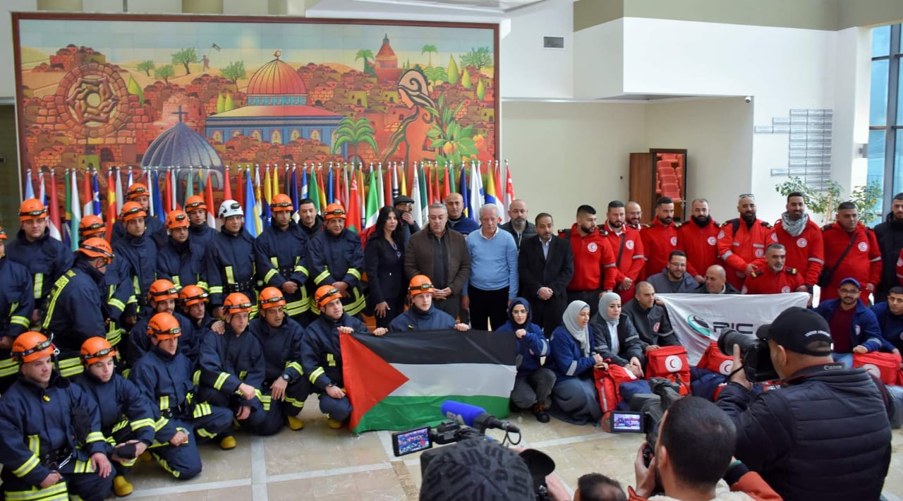 بتوجيهات من الرئيس: فريق فلسطين للتدخل والاستجابة العاجلة يتوجه إلى سوريا وتركيا
