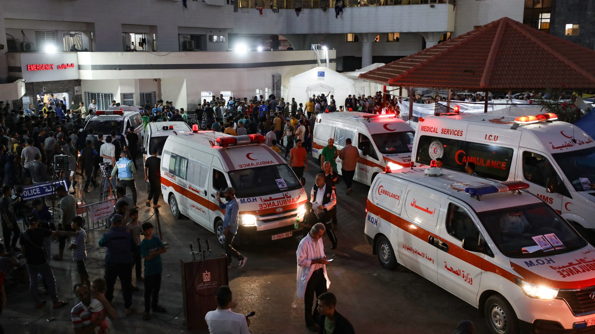 الهلال الأحمر: نعجز عن الاستجابة لعشرات نداءات الاستغاثة في مدينة غزة لكثافة القصف
