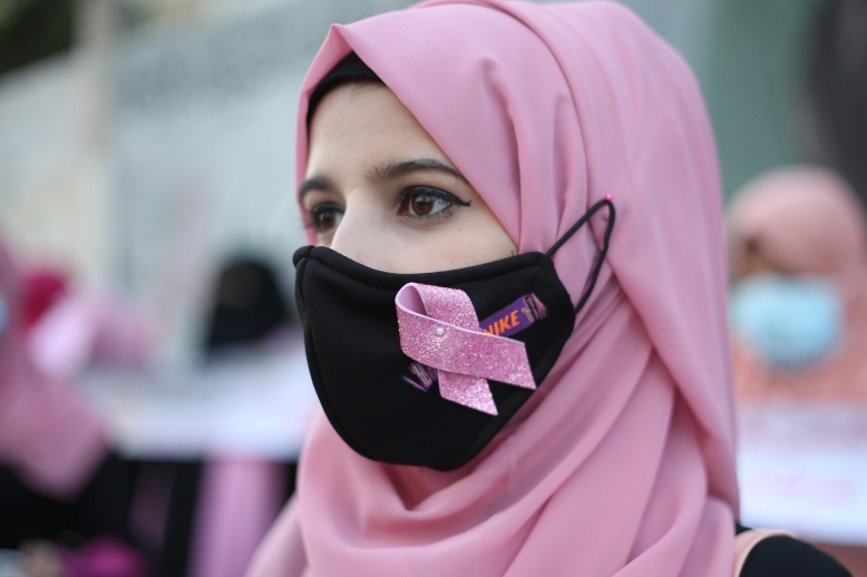 صوت| مريضات سرطان الثدي في غزة.. غياب الرعاية الصحية يهدد حياتهن !


