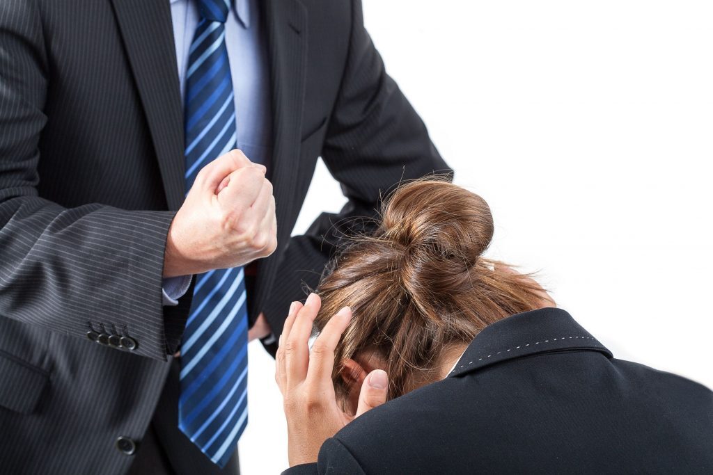 التحرش متفشي.. شخص من كل خمسة تعرض لشكل من اشكال العنف في العمل

