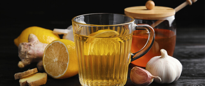 ماذا تأكل وتشرب عندما يكون لديك التهاب في الحلق؟
