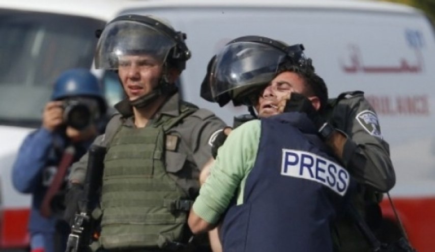 500 انتهاك بحق الصحفيين منذ بداية العام
