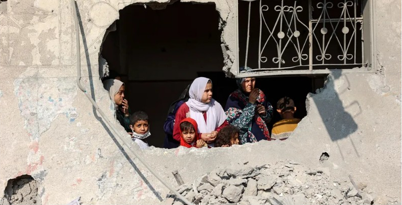 كاتب إسرائيلي: الجيش يرتكب جرائم حرب وتطهيرا عرقيا في غزة
