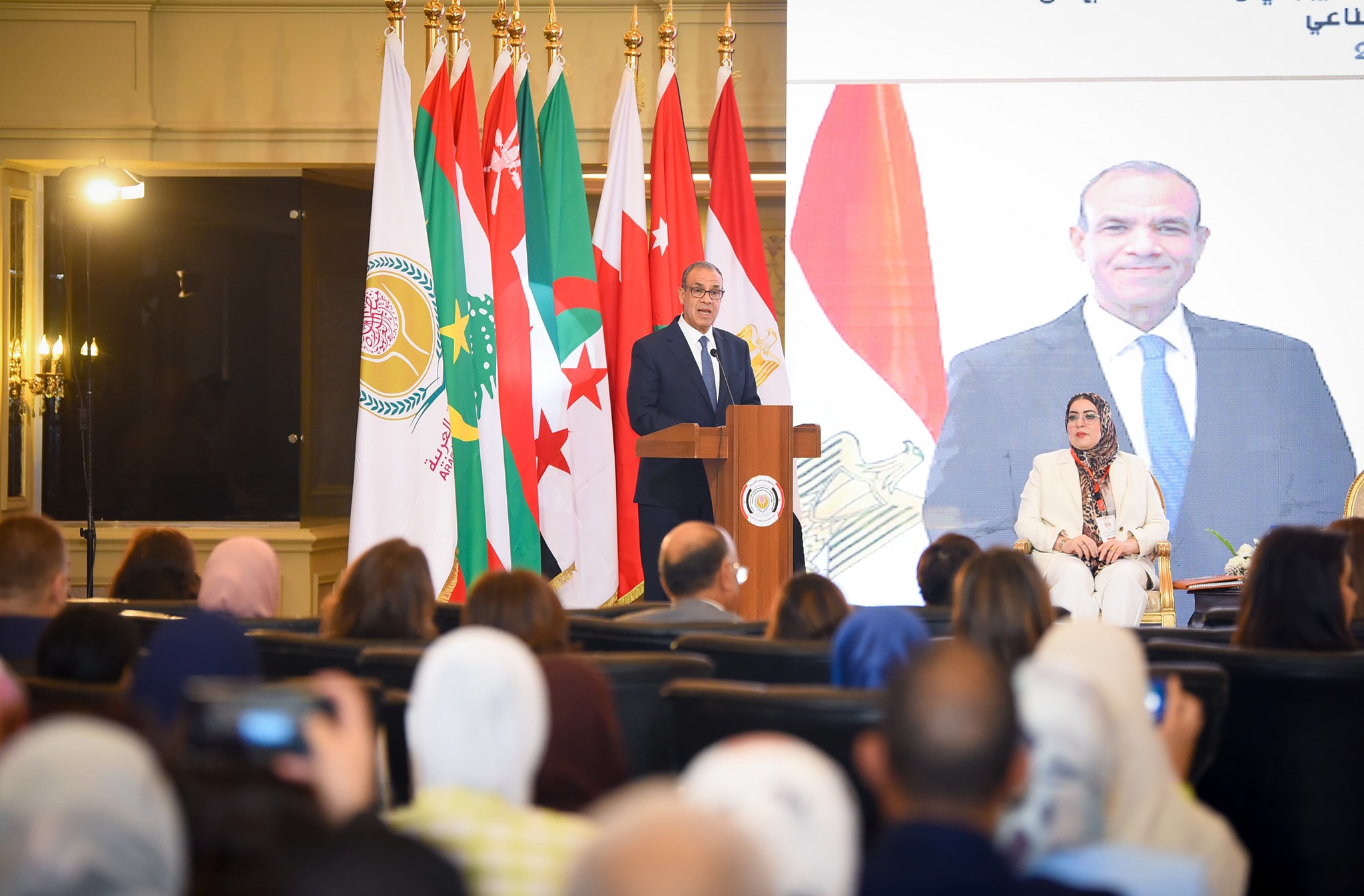وزير الخارجية المصري : المرأة الفلسطينية رمز الصمود في مواجهة العدوان الإسرائيلي
