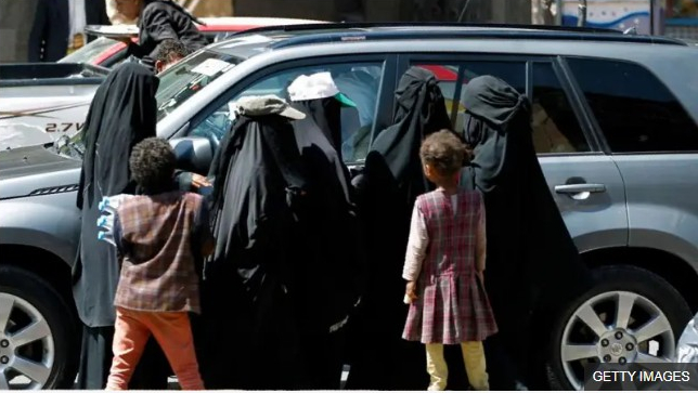"استراتيجيات تأقلم سلبية"، الحرب في اليمن تُجبر نساء على التسول
