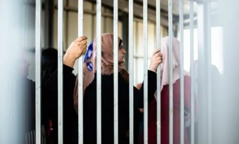 الأسيرة خالدة جرار .. تتحدث عن تنكيل قاس بحق الاسيرات
