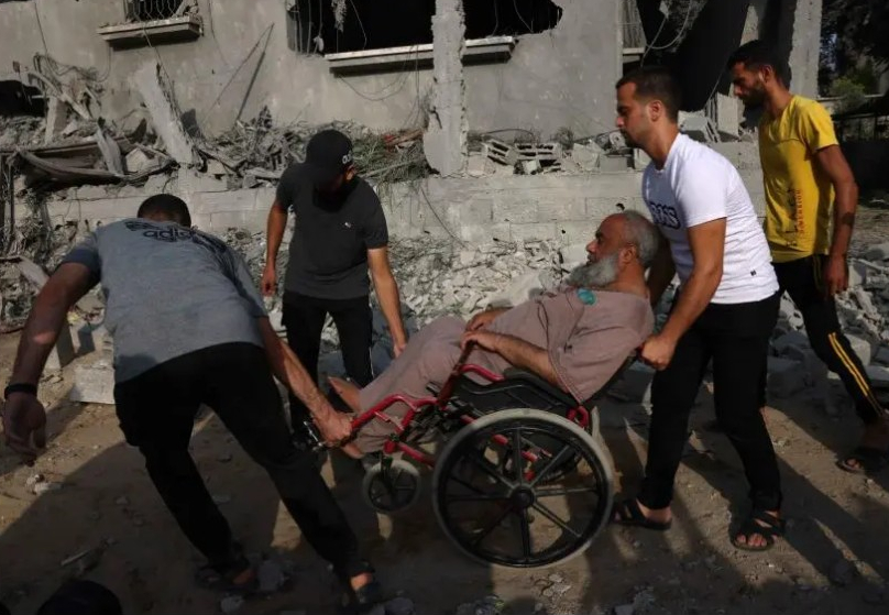 غزة: أثر مدمر للهجمات والحصار من جانب إسرائيل على الأشخاص ذوي الإعاقة
