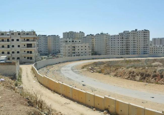 رئيس لجنة أحياء القدس الشمالية منير الزغير لـ"نساء إف إم": شارع 45 يثير مخاوف من تعميق عزل كفر عقب بدل إنهاء أزمة السير

