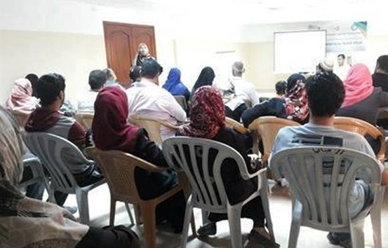 مركز صحة جباليا ينفذ ورشة للمبادرات الشبابية لتمكين النساء
