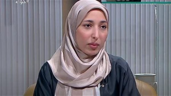 هل يجوز للمرأة تولي دفن النساء؟.. أمينة الإفتاء تجيب
