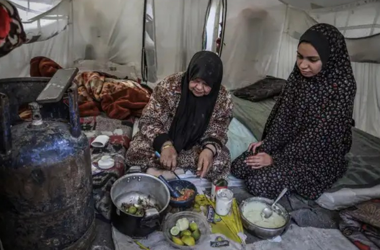 "الاقتصاد" وهيئة الأمم المتحدة للمرأة تبحثان واقع النساء في ظل العدوان
