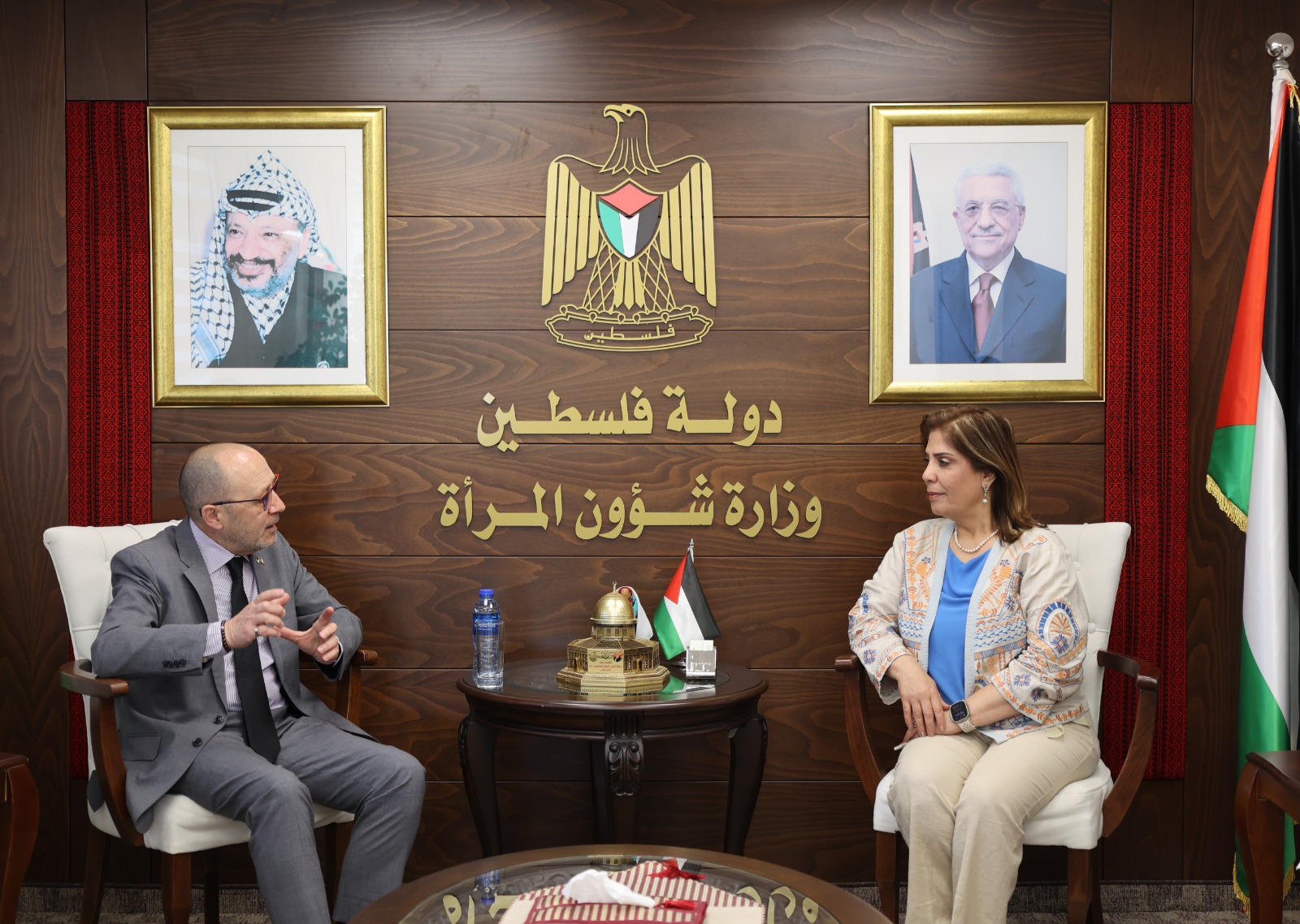 وزيرة شؤون المرأة تبحث مع ممثل المكسيك تعزيز التعاون في مجال تمكين النساء
