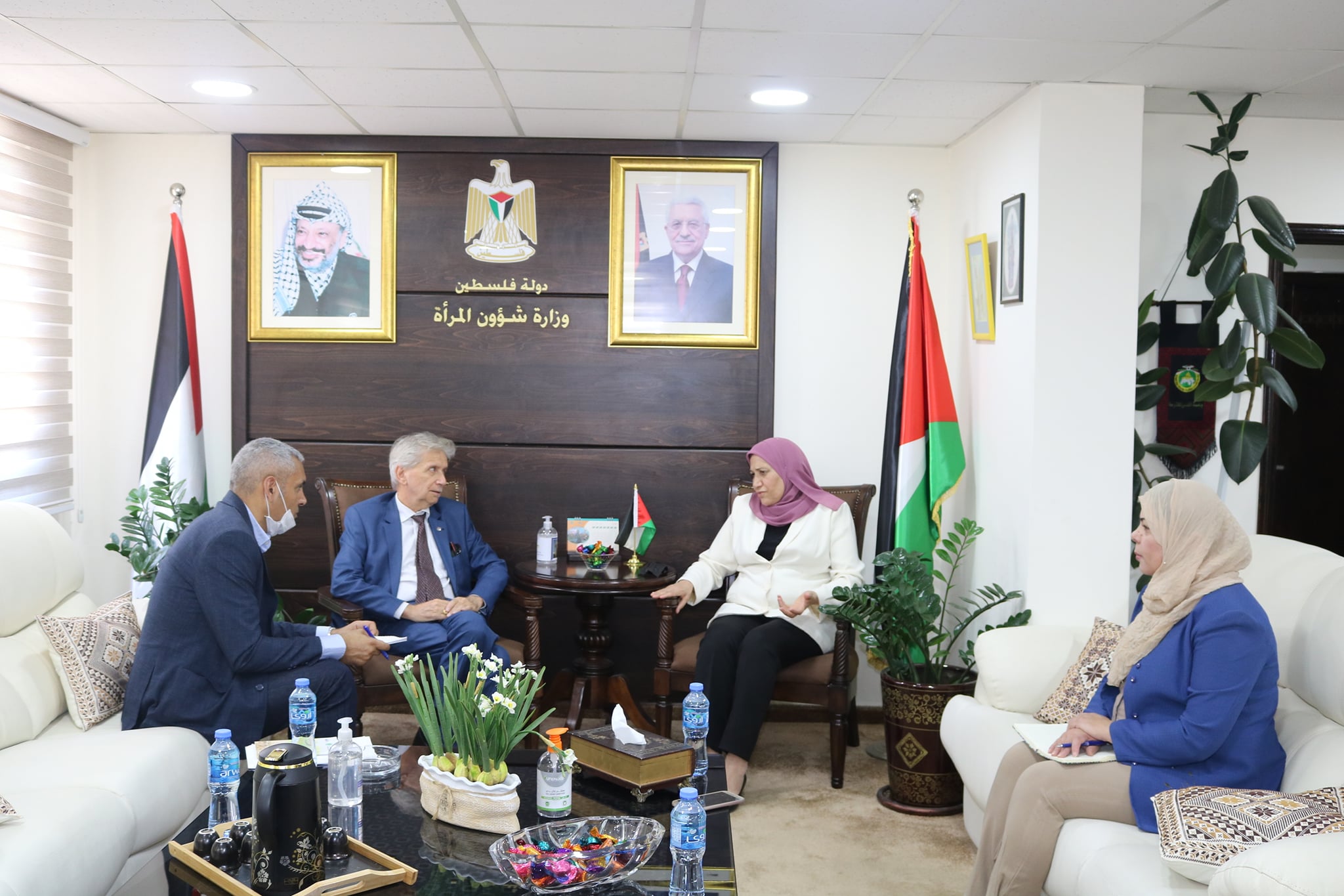 حمد تبحث مع الوكالة الإيطالية للتنمية آليات التعاون