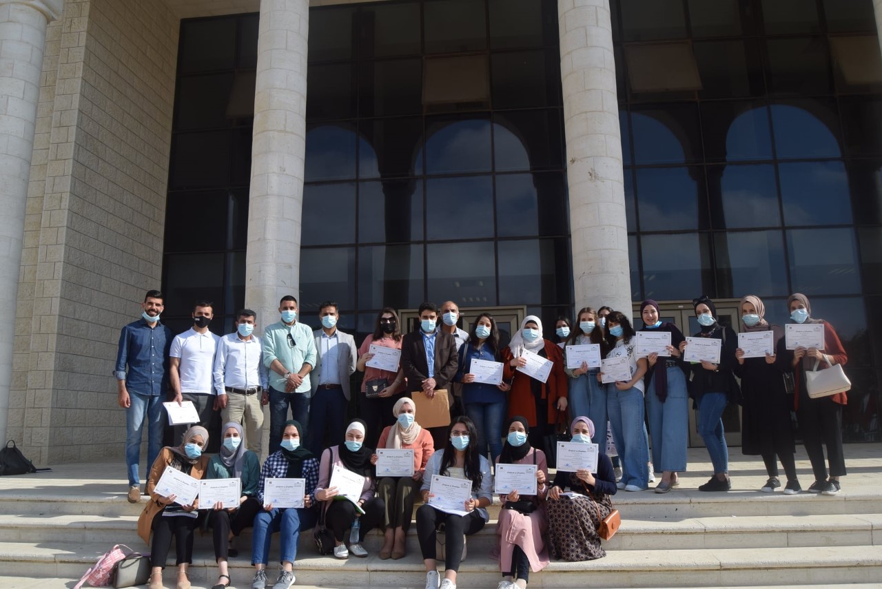 "الحركة العالمية" : تعقد دورة تدريبية حول "حماية الأطفال الأحداث في الأرض الفلسطينية" لعدد من طلبة كلية الحقوق بجامعة بيرزيت
