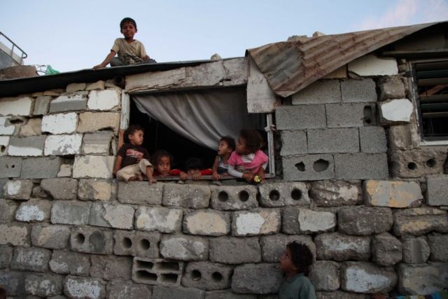صوت| الفقر يهدد المزيد من الأسر الفلسطينية.. و 40%  نسبة الفقر بسبب كورونا
