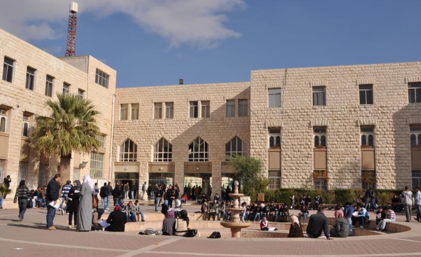 صوت| جامعة القدس: تحصد جائزة أفضل أطروحة دكتوراه في مجال التمريض بالوطن العربي
