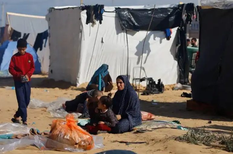 إسرائيل تقتل أُمّين في غزة كل ساعة ونحو 3 آلاف امرأة فقدن أزواجهن
