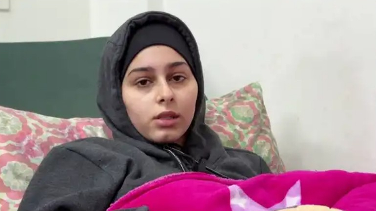 على طاولة مطبخ.. طبيب غزّي ينقذ ابنة أخيه ببتر ساقها دون تخدير
