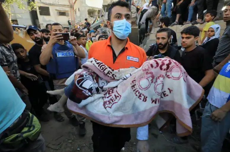 أطباء بريطانيون: وجدنا في غزّة “ما لا عين رأت ولا أذن سمعت”
