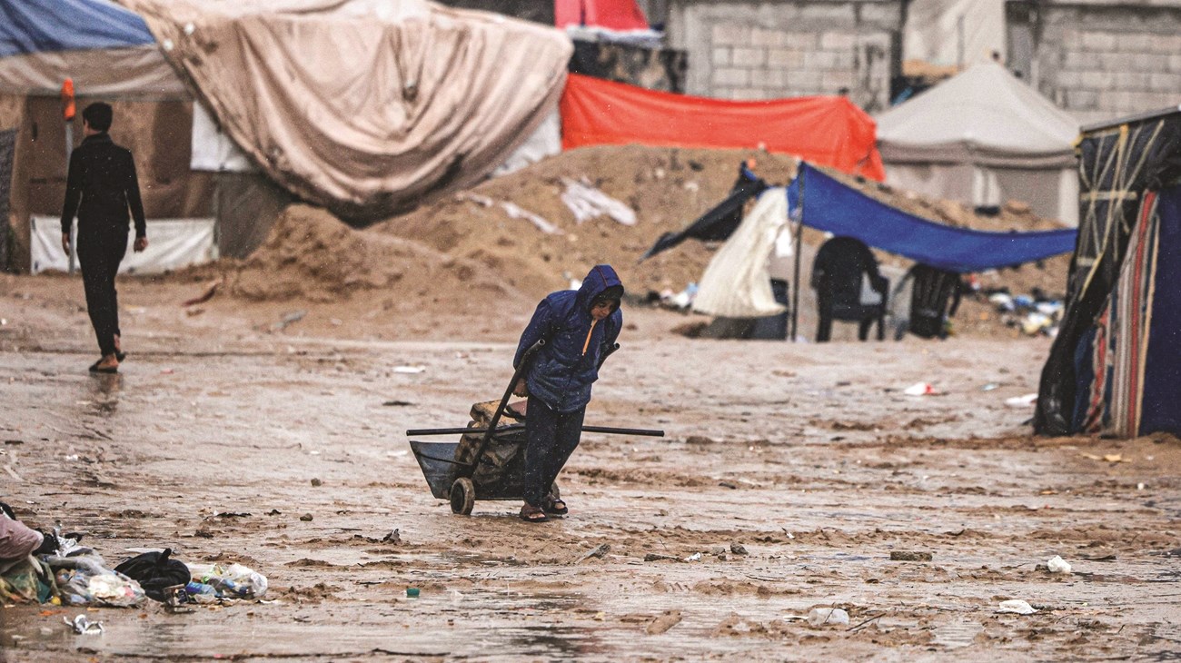 الطقس: استمرار تأثير المنخفض الجوي مصحوبا بعواصف رعدية        
