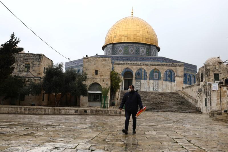"شبكة مستشفيات القدس" توضح الإجراءات المتبعة لمواجهة وباء فيروس كورونا
