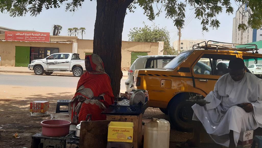السودان.. "ستات الشاي" في عين عاصفة كورونا وحظر التجول
