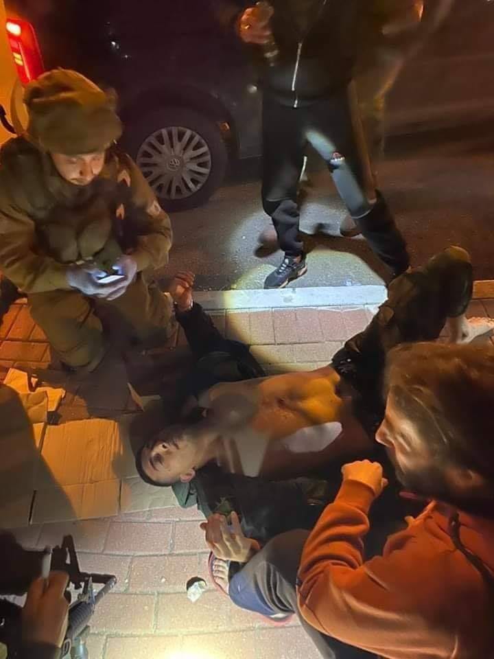 تفاصيل ما حصل.. طعن شابين من لجنة الطوارئ في النبي صالح 
