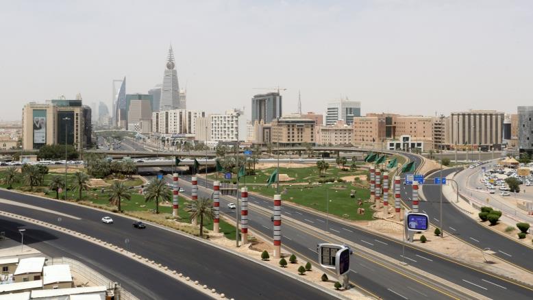 وفيات كورونا تتجاوز 200 ألف.. السعودية ترفع الحظر جزئيا عدا مكة وجونسون يعود لمكتبه ليواجه مأساة
