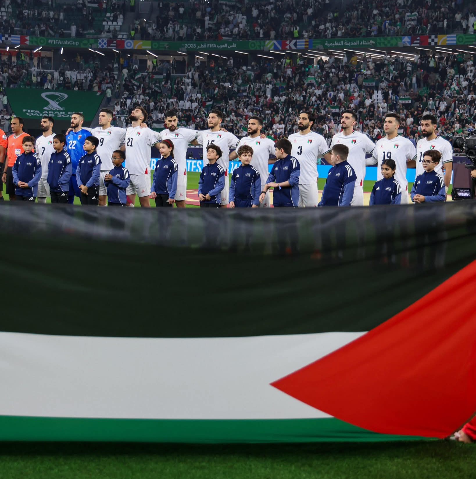 نجوم الفدائي يصنعون التاريخ: منتخب فلسطين يؤكد احقيته بالتواجد بين الثمانية الكبار بكأس العرب
