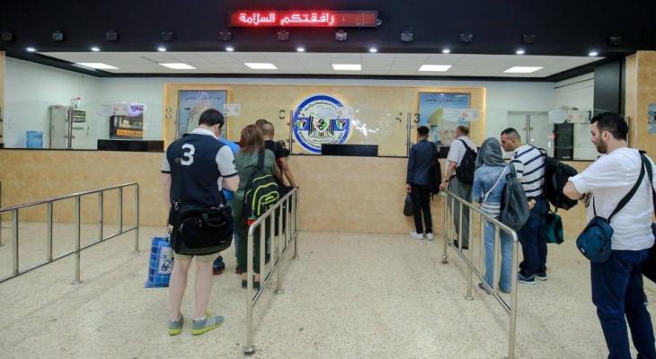 صوت| الديك.. التنقل عبر معبر الكرامة وفق الترتيبات الجماعية
