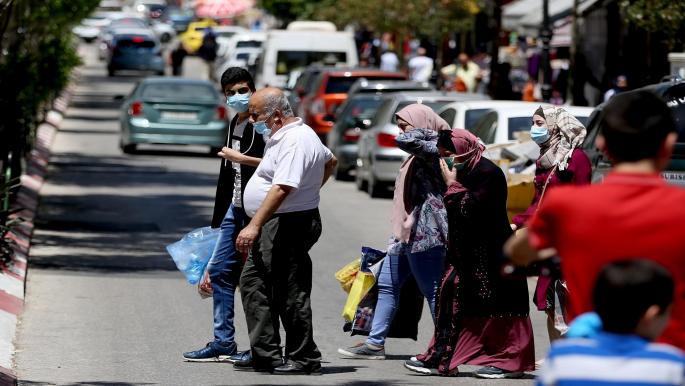 "الكورونا".. تخطف بهجة العيد وجيوب الفلسطينيين!
