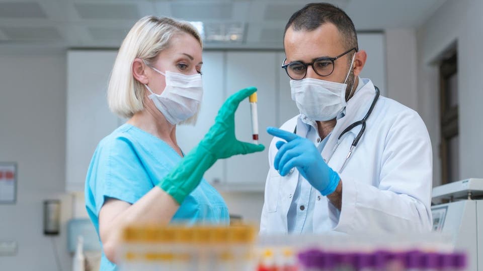 كورونا والأبحاث.. اكتشاف هائل يحدد 6 أنواع للمرض
