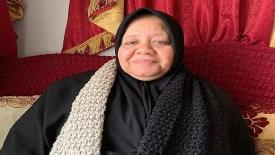 وفاة اليوتيوبر الشهيرة "ماما سناء" ومشاهير الفن ينعونها
