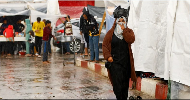 الشتاء قادم.. معاناة إضافية تنتظر النازحين في قطاع غزة
