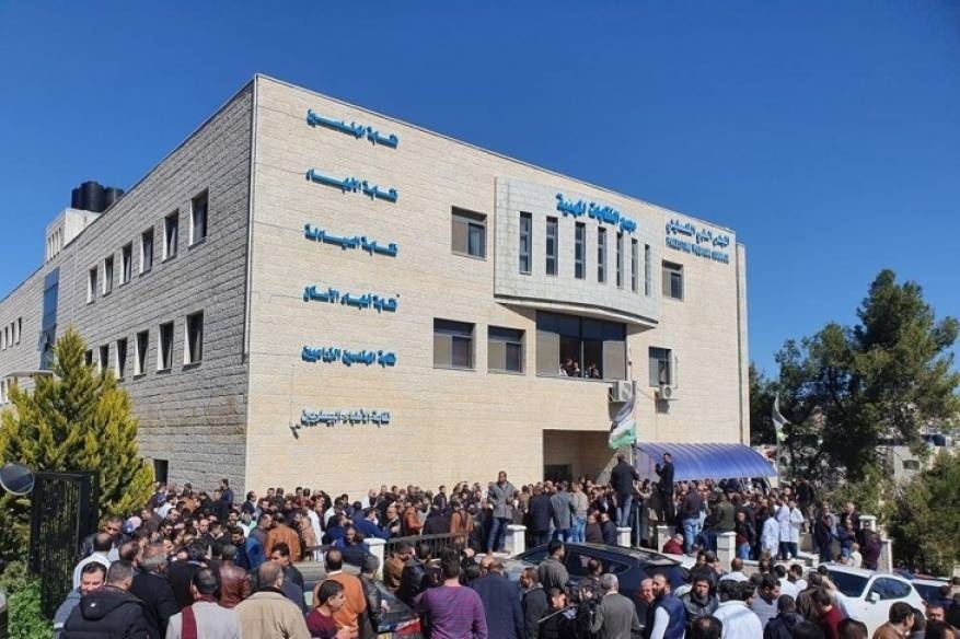 "نقابة الأطباء" تقرر الإيعاز لجميع المستشفيات بترك العمل
